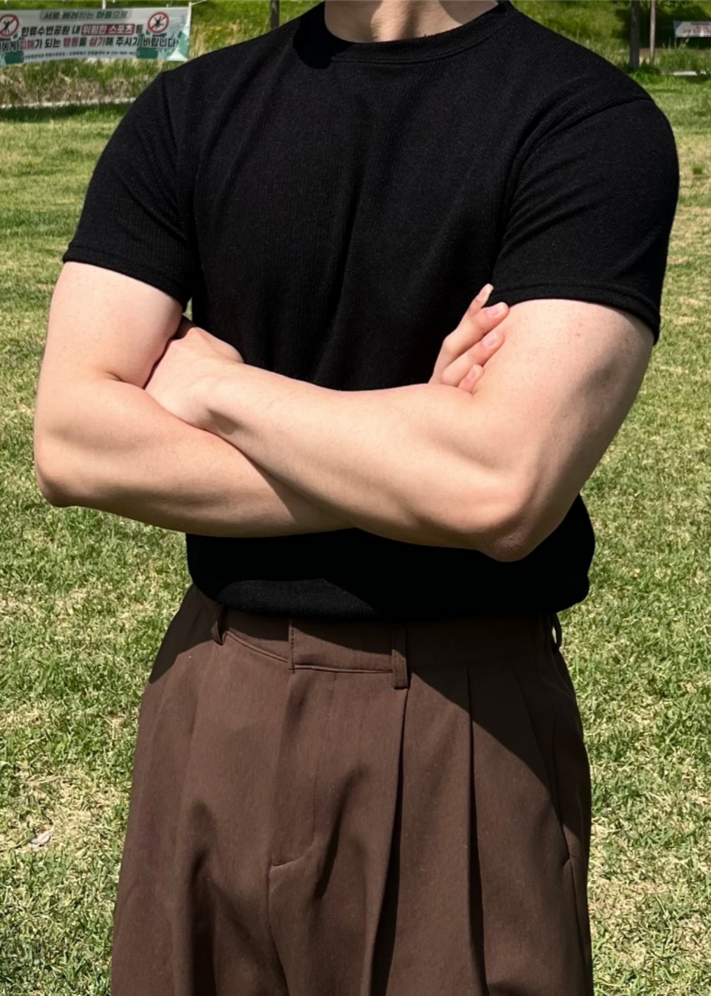 Round Muscle Fit Short Sleeve Knit