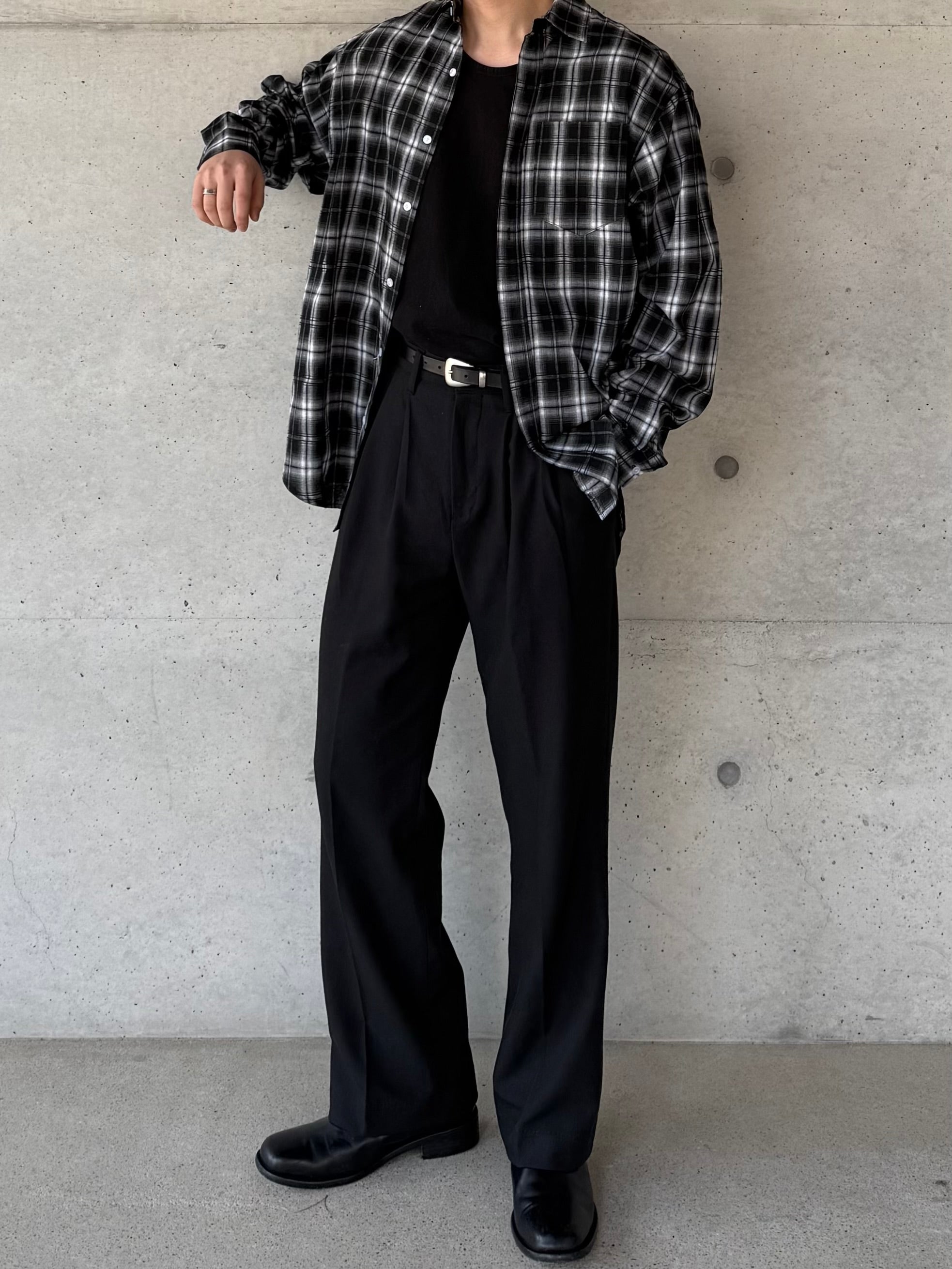 【2plan】Leberry wide two tuck slacks TR Double Pleated Wide Slacks – KLEANT